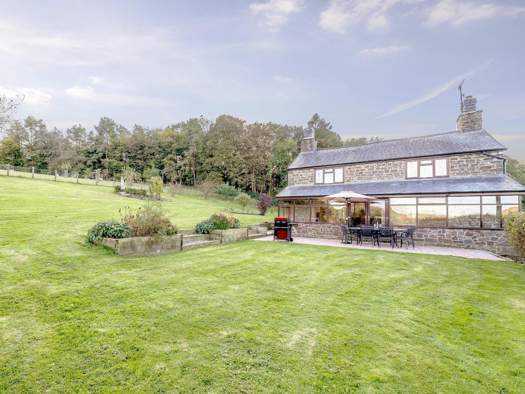 Rhiew Banc Villa Aberhafesp Exterior photo